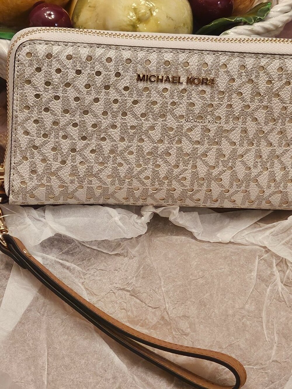 MICHAEL KORS Jet Set travel continental wristlet